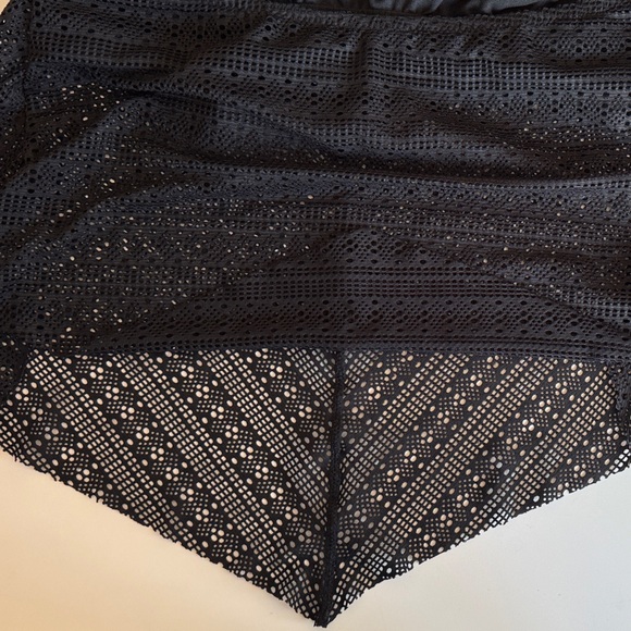 Kona Sol Black, V-Cut Crochet Bikini Top, Size L - Picture 6 of 8